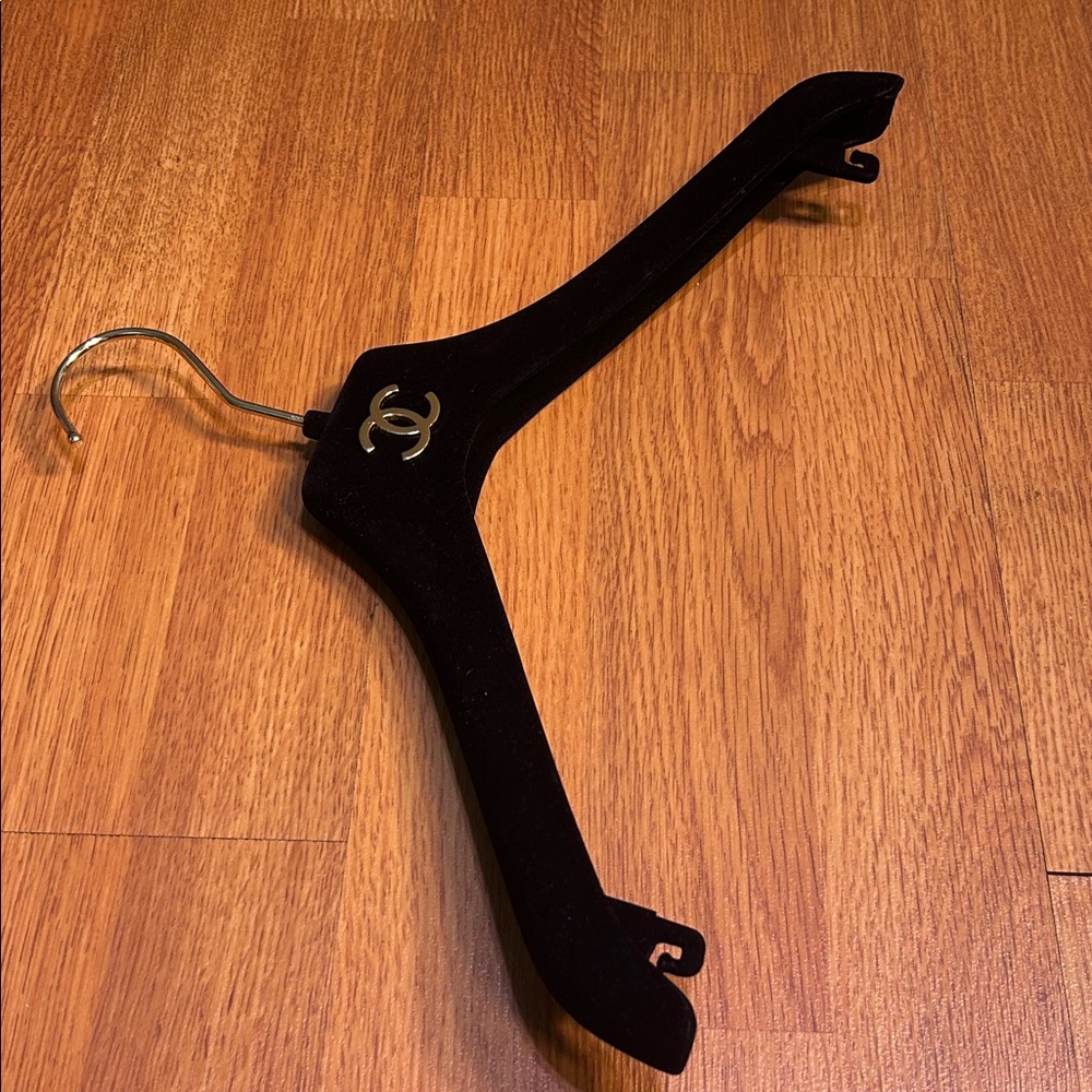 CHANEL Black Velvet Coat Hanger - Picture 3 of 3